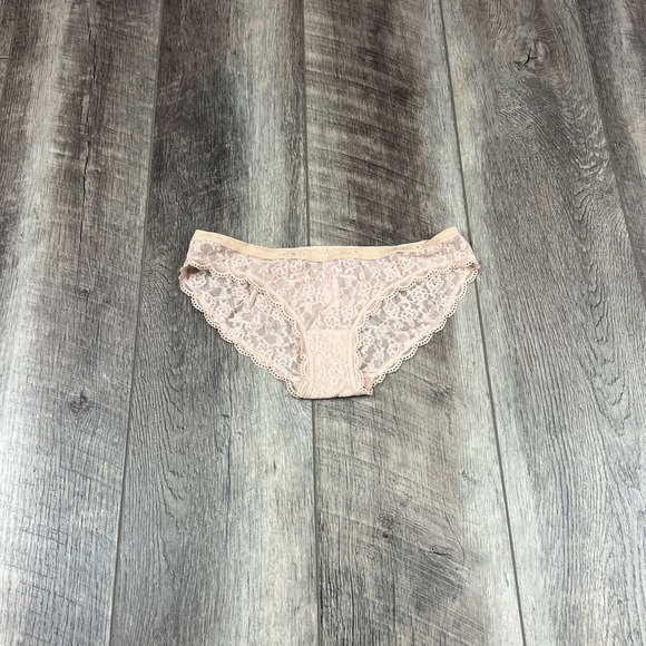 VS Nude Lace Bikini‎ Underwear - Picture 1 of 11